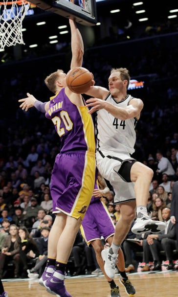 Nets send Lakers to 8th straight loss, 107-97 (Dec 14, 2016)